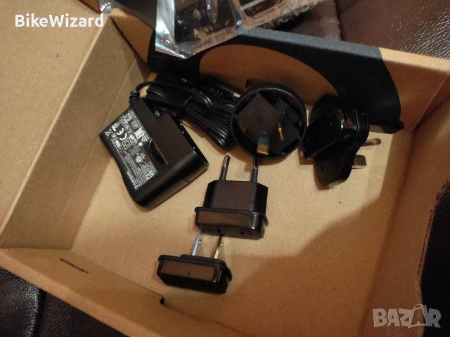 Poly Зарядна станция със захранване за слушалки Savi 8200 НОВА , снимка 5 - Bluetooth слушалки - 38891827