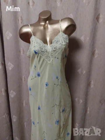 М Жълта дълга нощница на сини цветя , снимка 3 - Нощници - 49876664