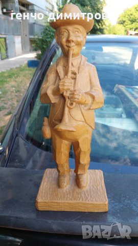 дървена статуетка  музикант 