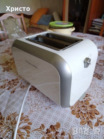 тостер Електролукс като нов, снимка 2 - Тостери - 38531191