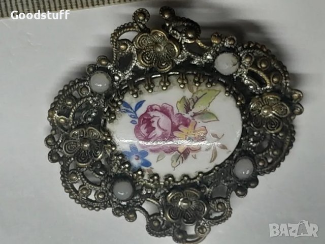 Брошка в стил Арт Деко, порцелан, филигран, гранулация, цветя

