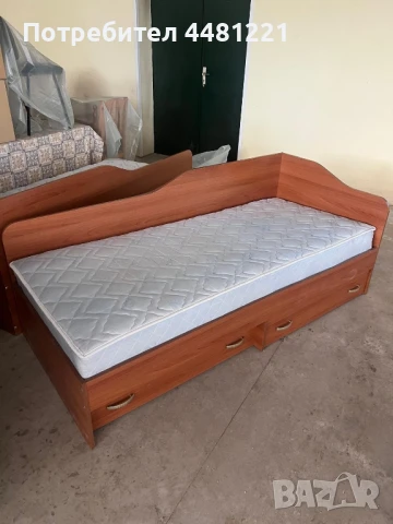 две единични легла с матраци, снимка 1