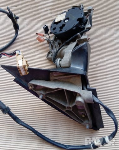 дясно огледало на части- Audi A4 B6, снимка 2 - Части - 37133800