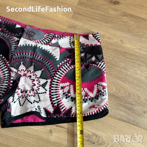 Дамски къси панталони O’Neill размер M-L двулицеви плажни , снимка 7 - Къси панталони и бермуди - 53910249