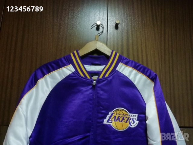 Los Angeles Lakers Starter Black Label Bomber Urban Outfitters оригинално яке Лейкърс LA , снимка 3 - Якета - 53154956