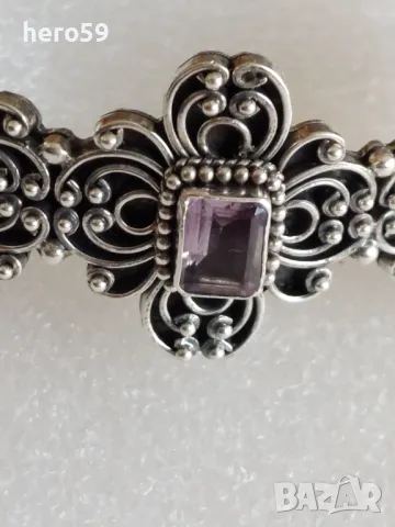Сребърна гривна,тип рогатка с инкрустирани аметисти сребро 925, снимка 2 - Колиета, медальони, синджири - 47999184