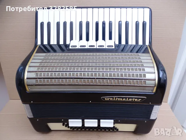 Акордеон Велтмайстер 60 баса