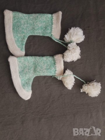 Продавам детски порапи с пискюли, снимка 2 - Чорапи - 30771203