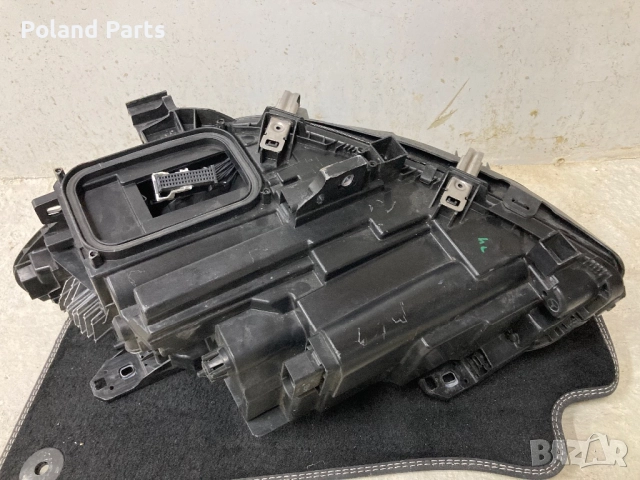 Десен фар за Мерцедес Б класа 246 Mercedes B class W246, снимка 5 - Части - 52716344