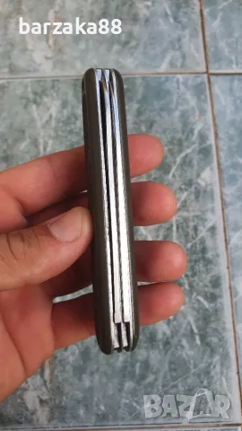 Джобно Ножче Victorinox 4 части РЯДКО, снимка 2 - Колекции - 56107310