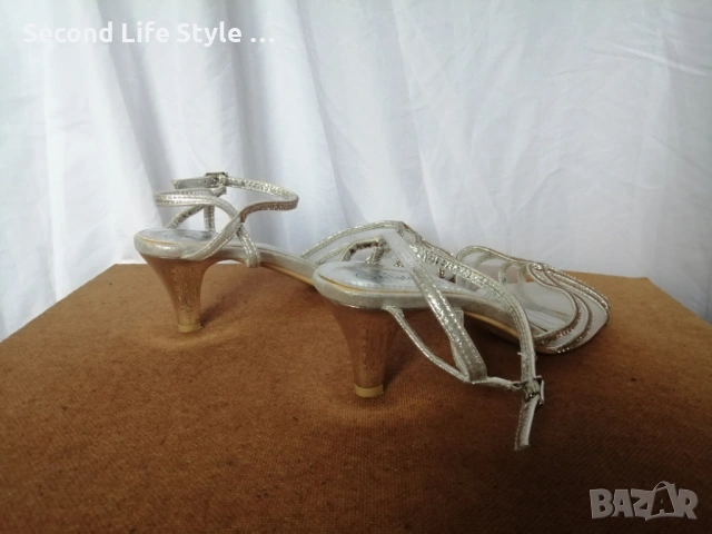 №40 Дамски сандали с отворени пръсти и нисък ток; с кристали и огледален ток; сребрист цвят, снимка 8 - Сандали - 53042656