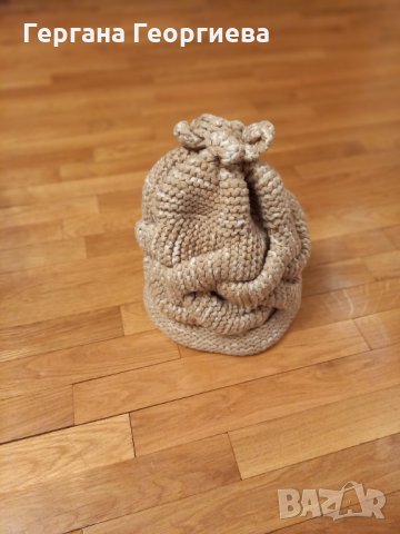 Дамска ръчно плетена шапка , снимка 5 - Шапки - 31977343