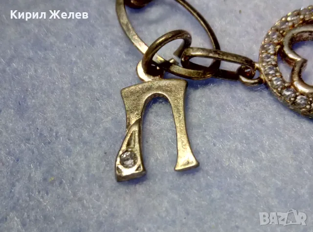 СКЪПОЦЕННА ВИНТИДЖ АРТ СРЕБЪРНА ГРИВНА с БУКВИЧКИ СРЕБРО 925 с БЯЛА ПОЗЛАТА и ИСКРЯЩИ ЦИРКОНИ 48561, снимка 2 - Гривни - 50136371