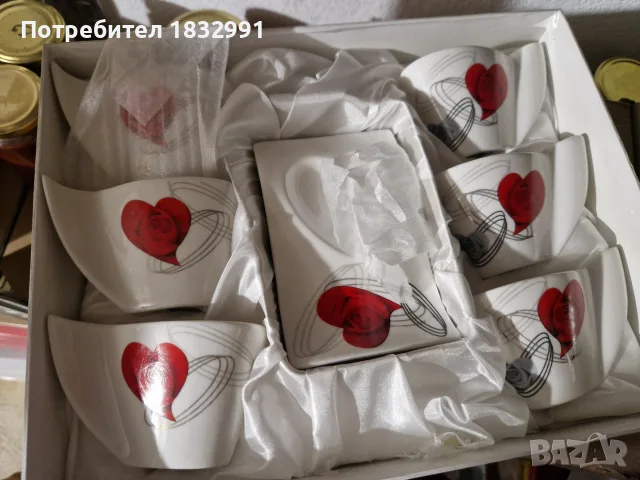 Сервиз за кафе 6 бр чашки с чинийки