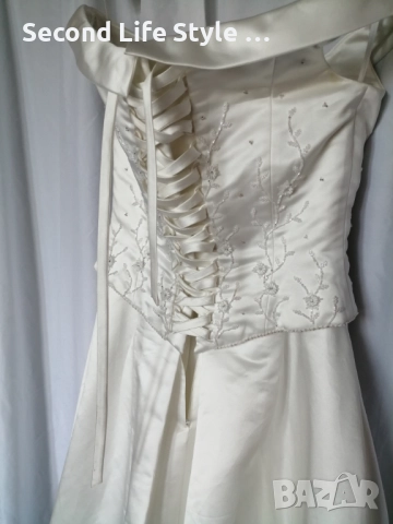 LA SPOSA дълга сватбена рокля с корсет и дълъг шлейф р-р L , снимка 13 - Сватбени рокли - 52990180