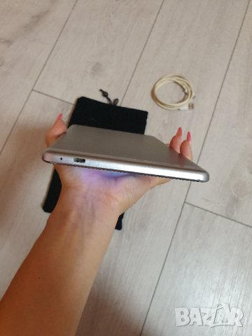 Таблет Huawei MediaPad T3 8.0 Всичко му работи. Има лека пукнатина на стъклото (видима от снимките, , снимка 9 - Таблети - 42102702