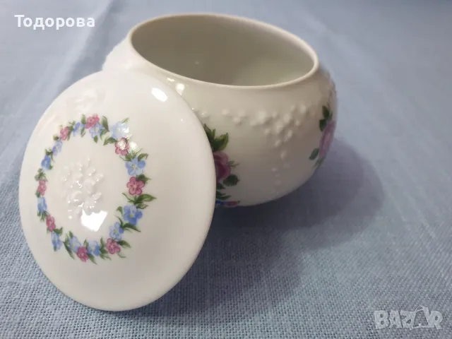 Порцеланова бижутиера,флорални мотиви, снимка 3 - Други ценни предмети - 48814963