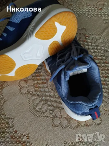 Детски обувки за спорт в зала/бадминтон/, снимка 3 - Детски маратонки - 48692401