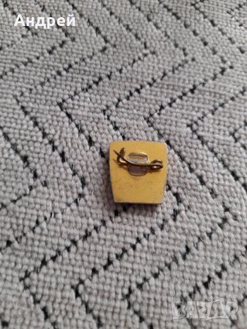 Стара значка ДКМС, снимка 2 - Други ценни предмети - 44200308