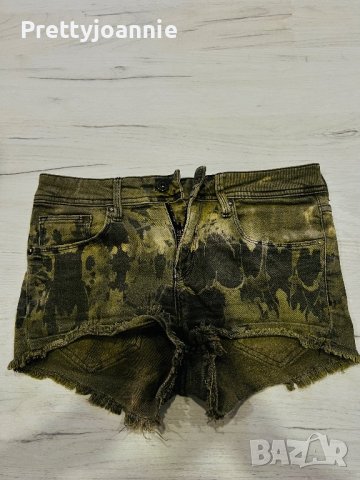 Зелени дънкови къси панталони H&M, снимка 1 - Къси панталони и бермуди - 40698697