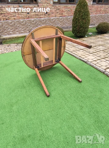 маса за хранене кръгла ,за 20 евро в Бургас, диаметър 90 сантиметра , височина 76  , снимка 3 - Маси - 53333085