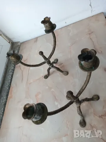 Бронзови масивни свещници