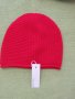 Дамска шапка United Colors of Benetton-вишнево червен цвят, снимка 5