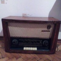 Радиоприемници марка,, ОРФЕЙ" и ,,РОДИНА" модели 1956год. Работещи., снимка 1 - Антикварни и старинни предмети - 35374505