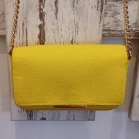 Малка жълта чанта , снимка 1 - Чанти - 40548100