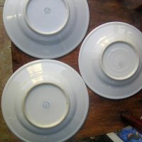 Лот от три стари порцеланови чинии на Изида и други две фабрики в България, снимка 3 - Други ценни предмети - 39515563