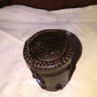 Метална медна чашка с обвивка естествена кожа с инкрустации от соца винтидж, снимка 3 - Колекции - 29428594