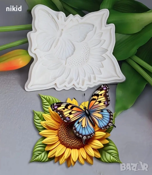 Голяма Пеперуда кацнала на цвете слънчоглед силиконов молд форма фондан декор, снимка 1