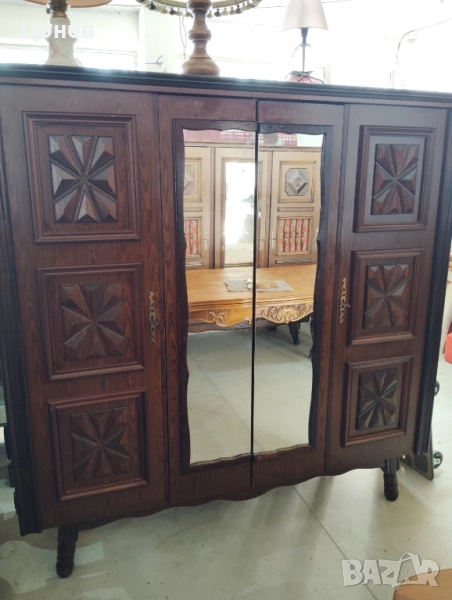 Четирикрилен гардероб, снимка 1