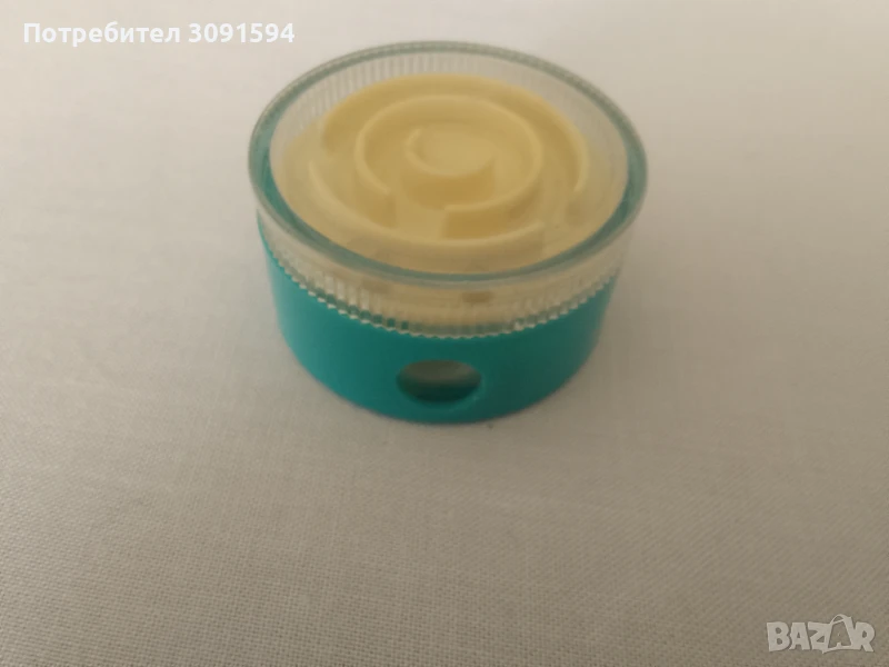 Винтидж острилка със игра Германия , снимка 1