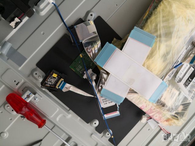  Телевизор LG 43UJ651V - счупен екран, снимка 12 - Части и Платки - 30380998