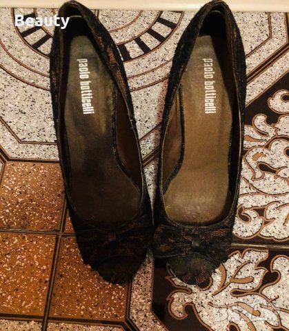 Обувки с дантела с ток , снимка 1 - Дамски обувки на ток - 40332777