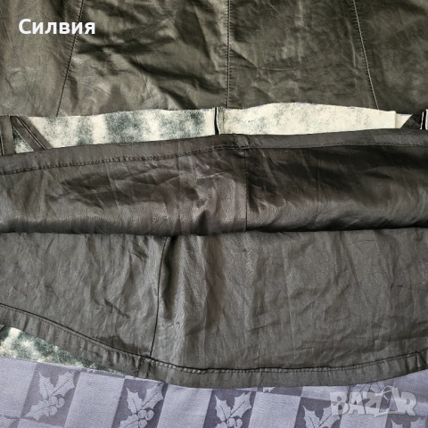 Дълга лъщяща черна кожена пола с подплата M-L размер, снимка 5 - Поли - 52409735