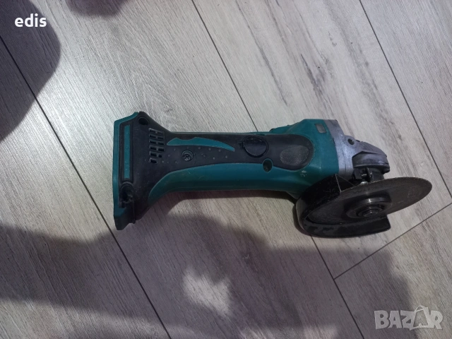 Makita dga 452 ъглошлайф, снимка 4 - Отвертки - 54198427