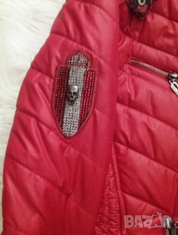 ОРИГИНАЛНО червено яке с подвижна качулка с естествен косъм, снимка 3 - Якета - 42743771