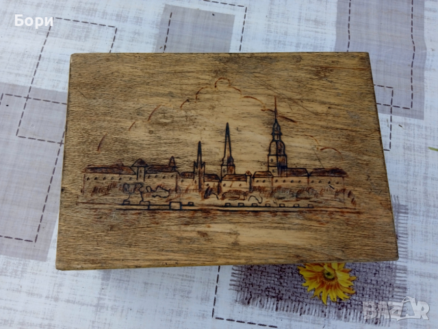 Стара дървена кутия, снимка 1 - Декорация за дома - 36574898
