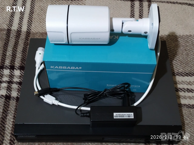 Продавам IP цифров комплект + IP камера 4 MPX и 4-канален NVR Hikvision 