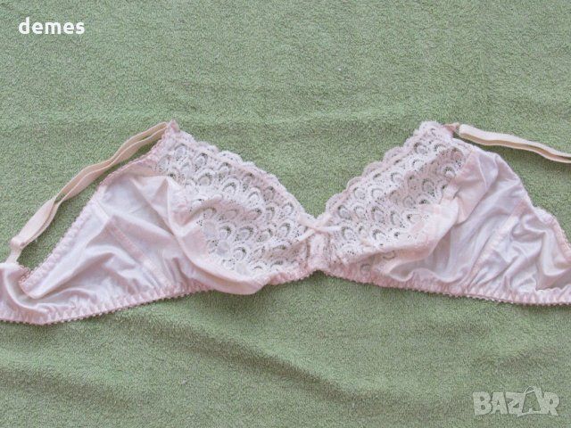 Нов дамски сутиен цвят екрю 85D