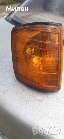 Десен Мигач Hella За Mercedes 190 W201 от 1982-1993 Година  Мерцедес 190, снимка 5 - Части - 40858039