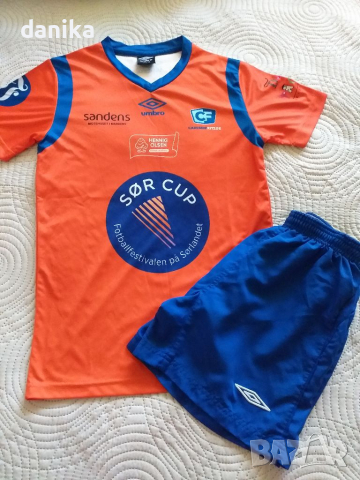 Футболен екип Umbro 146 / 152, снимка 3 - Детски анцузи и суичери - 36559251