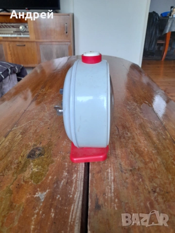 Стар настолен часовник будилник Янтар,Jantar, снимка 2 - Антикварни и старинни предмети - 53046433