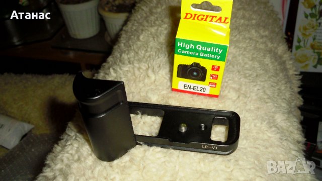 L-скоба /Bracket Nikon 1 и батерия EN-EL20, снимка 1 - Батерии, зарядни - 40098469