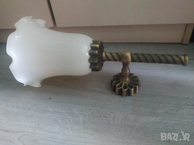 класически плик за стена