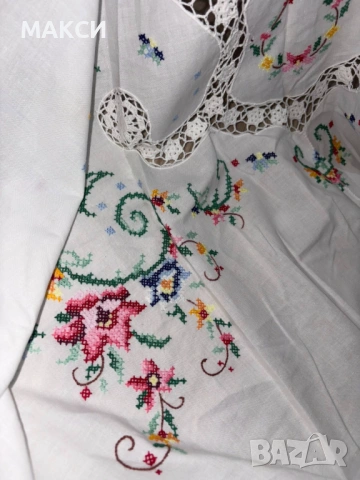 Разкошна голяма памучна бяла покривка с богата цветна бродерия, снимка 3 - Покривки за маси - 53936796