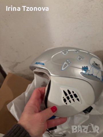 Детска каска Alpina и детски скиорски очила Carrera, снимка 3 - Зимни спортове - 52943684