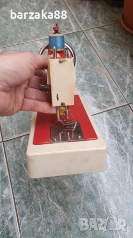 Детска шевна машина с кутия, снимка 9 - Колекции - 54272598